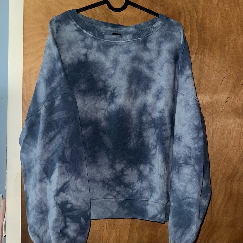 GAP Blue Crew Neck Sweater with Artistic Design